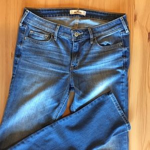 Hollister Co. Low-Rise Straight Leg Jeans (7L)
